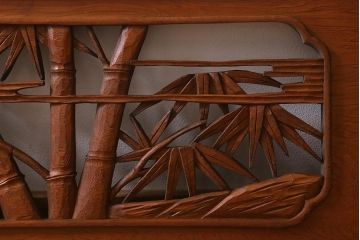 ビンテージ建具　松竹図　力強く美しい深彫りの彫刻欄間(明かり取り、明り取り)(R-041202)