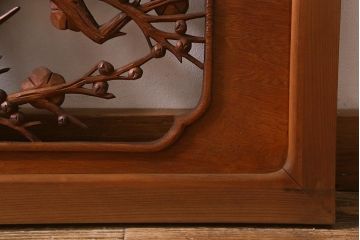 ビンテージ建具　竹梅図　力強く美しい深彫りの彫刻欄間(明かり取り、明り取り)(R-041203)