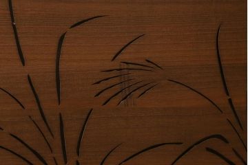 アンティーク建具　和製アンティーク　桐材製　月・雲・ススキ　透かし彫りの図柄が風情漂う欄間(明かり取り、明り取り)(R-041205)