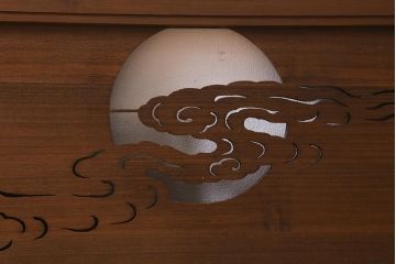 アンティーク建具　和製アンティーク　桐材製　月・雲・ススキ　透かし彫りの図柄が風情漂う欄間(明かり取り、明り取り)(R-041205)