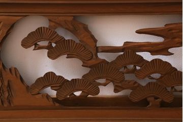 ビンテージ建具　鷹松図　風情のある和空間を演出する欄間(明かり取り、明り取り)(R-041207)