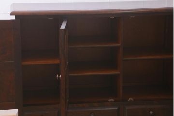 中古　北海道民芸家具　#138　シックな空間づくりにおすすめなサイドボード(サイドキャビネット、収納棚、戸棚)(R-041215)