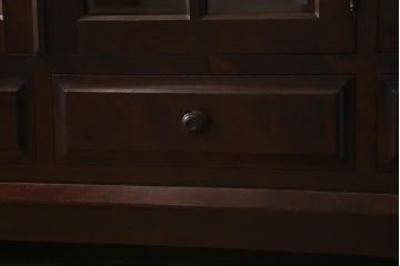 中古　北海道民芸家具　#138　シックな空間づくりにおすすめなサイドボード(サイドキャビネット、収納棚、戸棚)(R-041215)