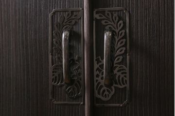 ビンテージ家具　昭和中期　総桐材　衣装盆付き　調湿性と気密性に優れた上質な桐箪笥(重ね箪笥、和タンス、衣装箪笥、桐たんす)(R-041220)