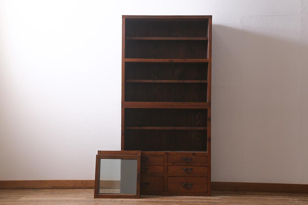 和製アンティーク家具　昭和初期　ヒノキ材　古い木のレトロな重ね戸棚(収納棚、食器棚、キャビネット)(R-041225)