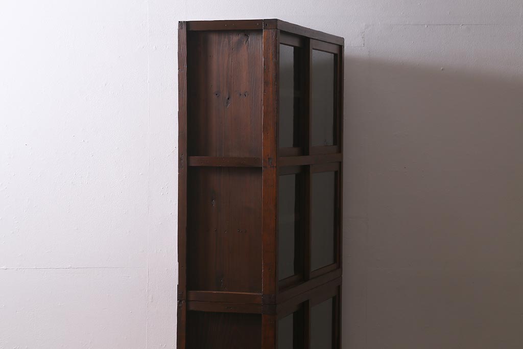 和製アンティーク家具　昭和初期　ヒノキ材　古い木のレトロな重ね戸棚(収納棚、食器棚、キャビネット)(R-041225)