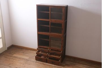 和製アンティーク家具　昭和初期　ヒノキ材　古い木のレトロな重ね戸棚(収納棚、食器棚、キャビネット)(R-041225)