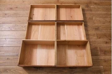 和製アンティーク家具　昭和初期　ヒノキ材　古い木のレトロな重ね戸棚(収納棚、食器棚、キャビネット)(R-041225)