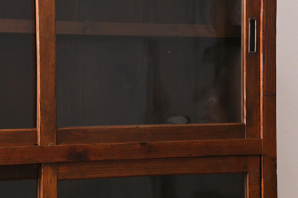 和製アンティーク家具　昭和初期　ヒノキ材　古い木のレトロな重ね戸棚(収納棚、食器棚、キャビネット)(R-041225)