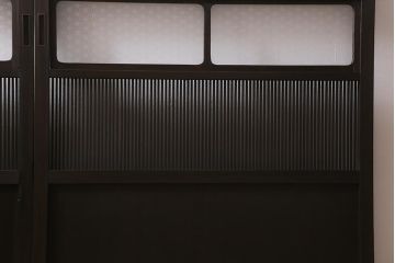 アンティーク建具　和製アンティーク　当店オリジナルガラス　昭和初期　整然と並ぶ格子が繊細な万本格子戸2枚セット(引き戸、建具)(R-041229)