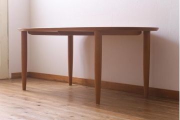 中古　日進木工　WHITEWOODシリーズ　オーバル型　温かみのある木の風合いが魅力のダイニングテーブル(定価約20万円)(6人掛け)(R-041231)