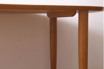 中古　日進木工　WHITEWOODシリーズ　オーバル型　温かみのある木の風合いが魅力のダイニングテーブル(定価約20万円)(6人掛け)(R-041231)