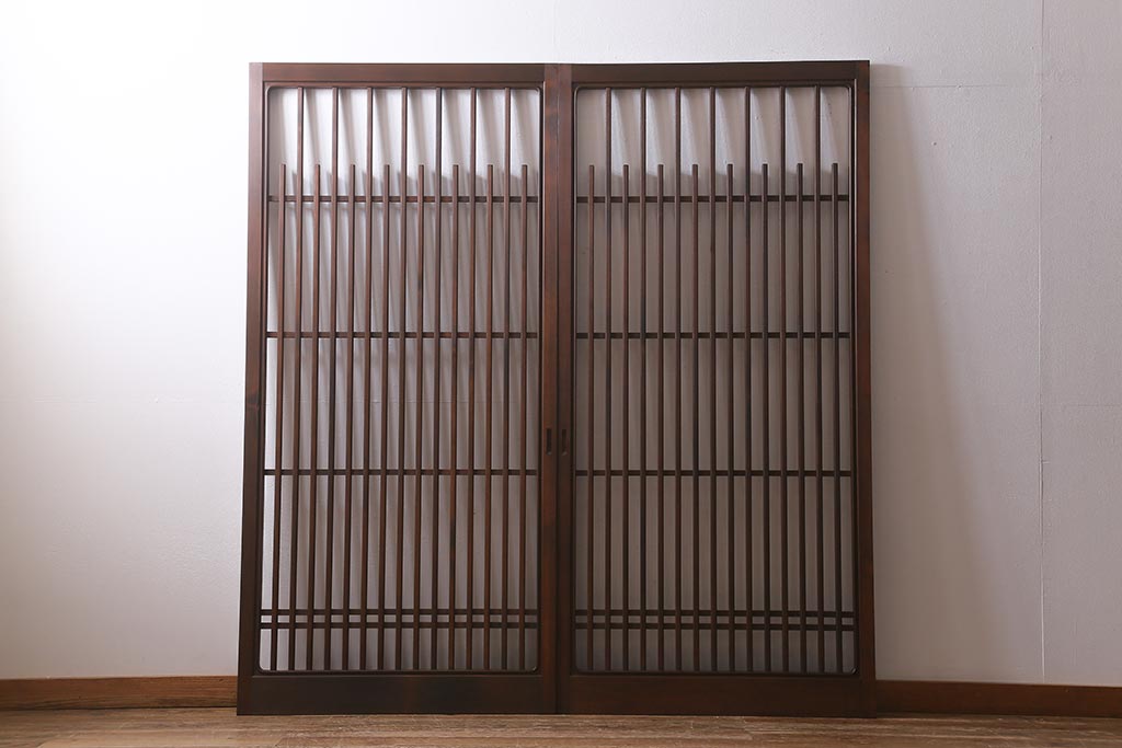 レトロ建具　昭和中期　和製アンティーク　ヒノキ材　上品な佇まいの格子戸2枚セット(建具、引き戸、玄関戸)(R-041239)注・こちらの商品はガラスは入っていません。