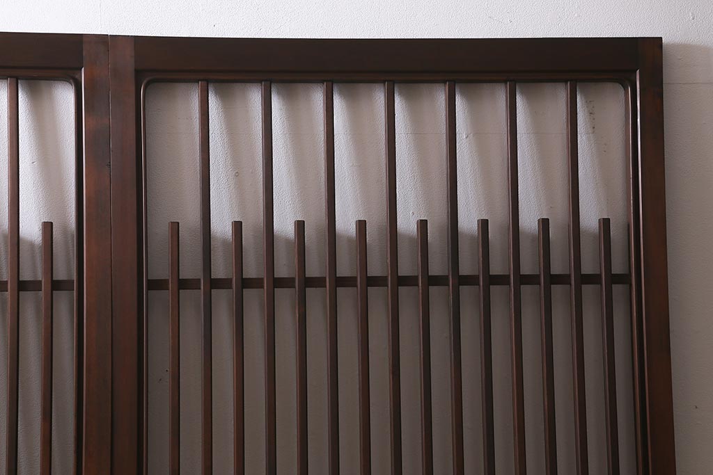 レトロ建具　昭和中期　和製アンティーク　ヒノキ材　上品な佇まいの格子戸2枚セット(建具、引き戸、玄関戸)(R-041239)注・こちらの商品はガラスは入っていません。