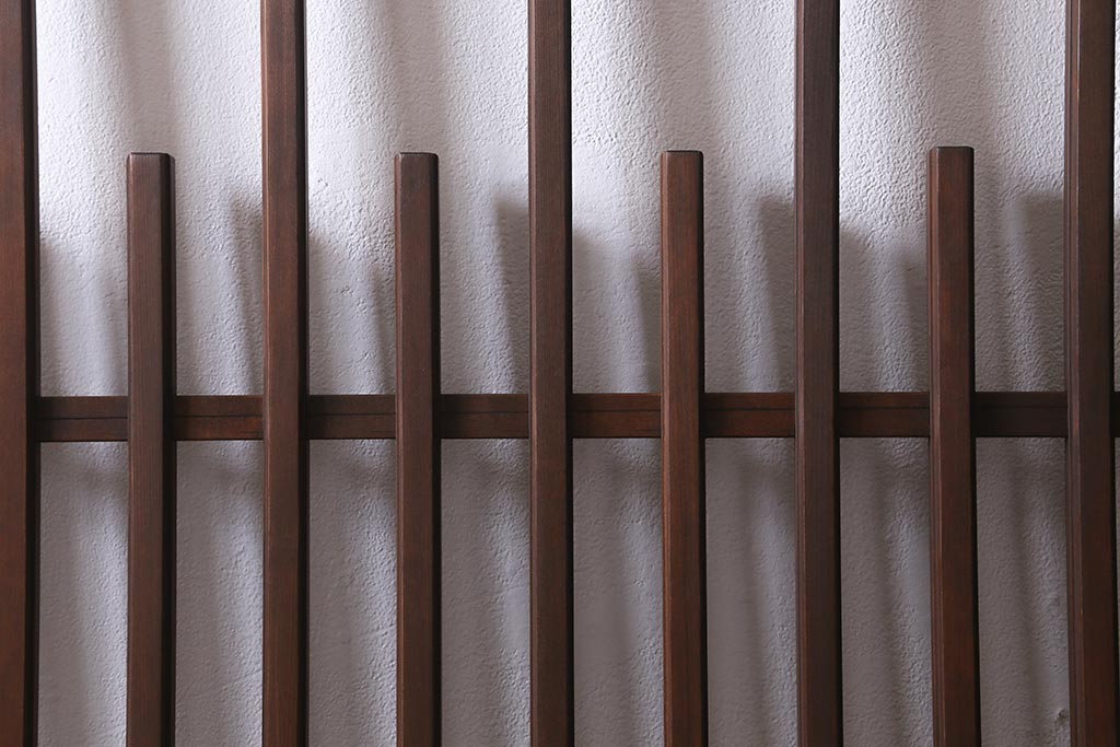 レトロ建具　昭和中期　和製アンティーク　ヒノキ材　上品な佇まいの格子戸2枚セット(建具、引き戸、玄関戸)(R-041239)注・こちらの商品はガラスは入っていません。