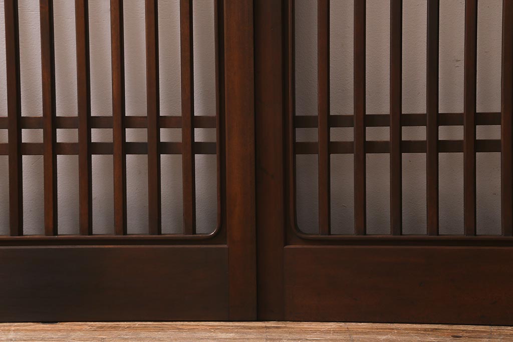 レトロ建具　昭和中期　和製アンティーク　ヒノキ材　上品な佇まいの格子戸2枚セット(建具、引き戸、玄関戸)(R-041239)注・こちらの商品はガラスは入っていません。