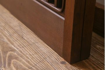 レトロ建具　昭和中期　和製アンティーク　ヒノキ材　上品な佇まいの格子戸2枚セット(建具、引き戸、玄関戸)(R-041239)注・こちらの商品はガラスは入っていません。