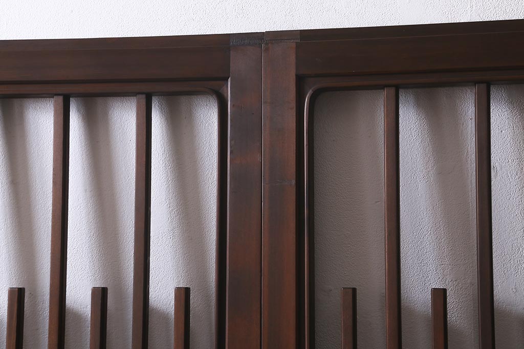 レトロ建具　昭和中期　和製アンティーク　ヒノキ材　上品な佇まいの格子戸2枚セット(建具、引き戸、玄関戸)(R-041239)注・こちらの商品はガラスは入っていません。