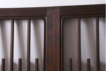 レトロ建具　昭和中期　和製アンティーク　ヒノキ材　上品な佇まいの格子戸2枚セット(建具、引き戸、玄関戸)(R-041239)注・こちらの商品はガラスは入っていません。