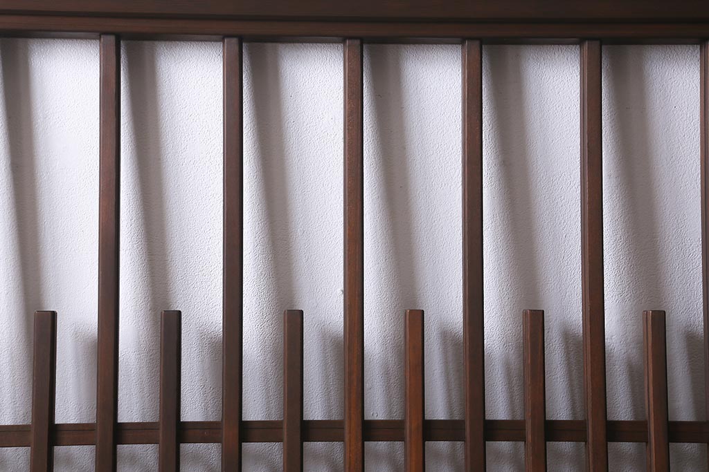 レトロ建具　昭和中期　和製アンティーク　ヒノキ材　上品な佇まいの格子戸2枚セット(建具、引き戸、玄関戸)(R-041239)注・こちらの商品はガラスは入っていません。