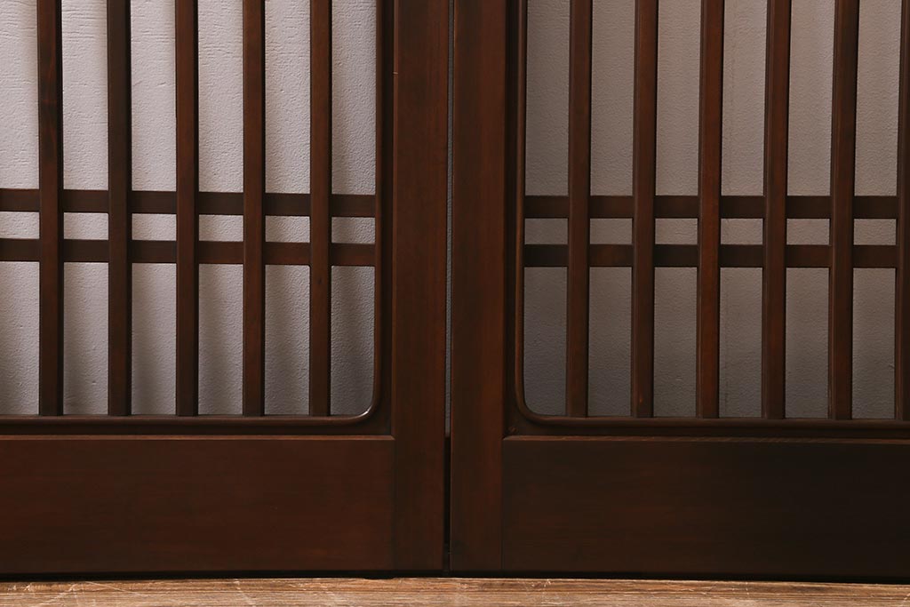 レトロ建具　昭和中期　和製アンティーク　ヒノキ材　上品な佇まいの格子戸2枚セット(建具、引き戸、玄関戸)(R-041239)注・こちらの商品はガラスは入っていません。