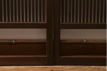 アンティーク建具　昭和中期　上手物　竹の装飾が目を引く風情漂う格子戸4枚セット(引き戸)(R-041240)