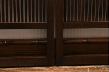 アンティーク建具　昭和中期　上手物　竹の装飾が目を引く風情漂う格子戸4枚セット(引き戸)(R-041240)