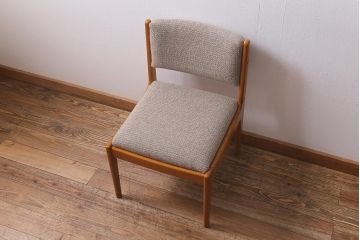 ヴィンテージ家具　カリモク家具(karimoku)　昭和後期　北欧スタイルにおすすめなチェア(ダイニングチェア、椅子、ビンテージ)(R-041247)