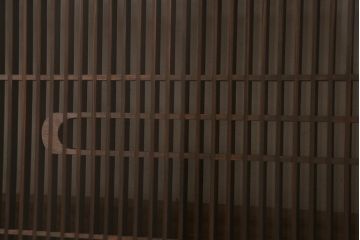 ビンテージ建具　両面ガラス入り　組子　細かい格子に流水模様が組み込まれた上品な筬欄間(オサランマ、明り取り、明かり取り)(R-041254)