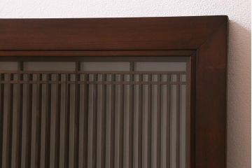 ビンテージ建具　両面ガラス入り　組子　細かい格子に流水模様が組み込まれた上品な筬欄間(オサランマ、明り取り、明かり取り)(R-041254)