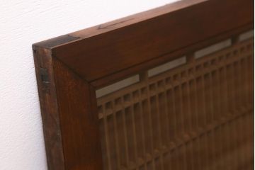 ビンテージ建具　両面ガラス入り　組子　細かい格子に流水模様が組み込まれた上品な筬欄間(オサランマ、明り取り、明かり取り)(R-041254)