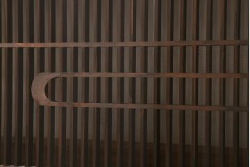 ビンテージ建具　両面ガラス入り　組子　細かい格子に流水模様が組み込まれた上品な筬欄間(オサランマ、明り取り、明かり取り)(R-041255)