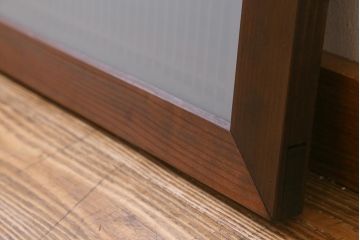 ビンテージ建具　両面ガラス入り　細かい格子と松皮菱文様の組子が優美な欄間(明り取り、明かり取り)(R-041256)