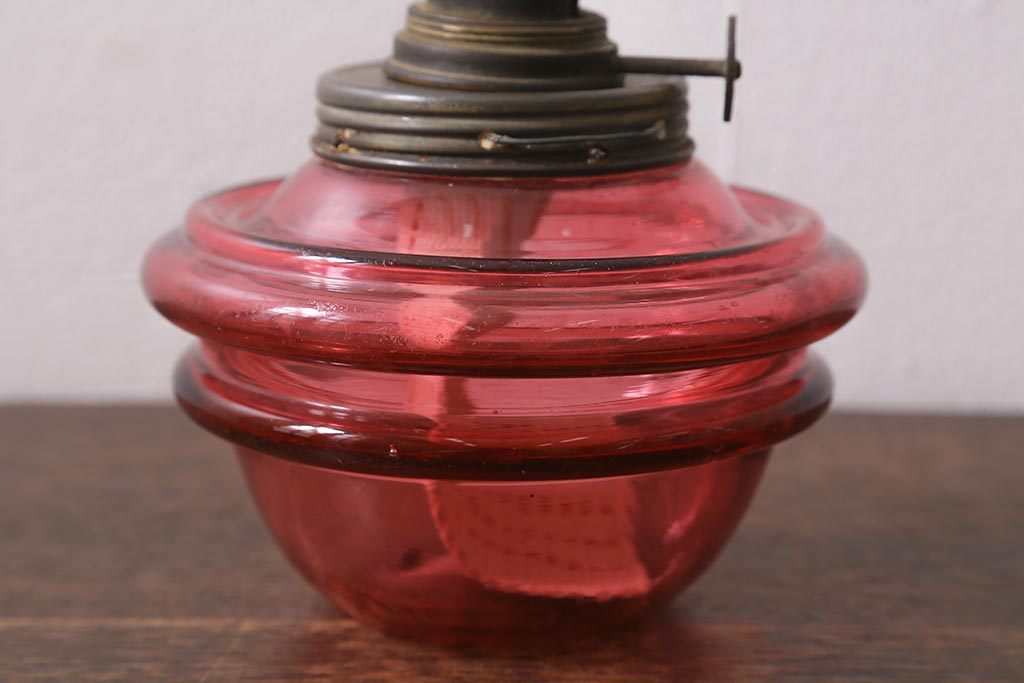 アンティーク雑貨　レトロ　大正昭和初期　巻き芯14番　赤ガラスオイルランプ(卓上ランプ)(R-041261)