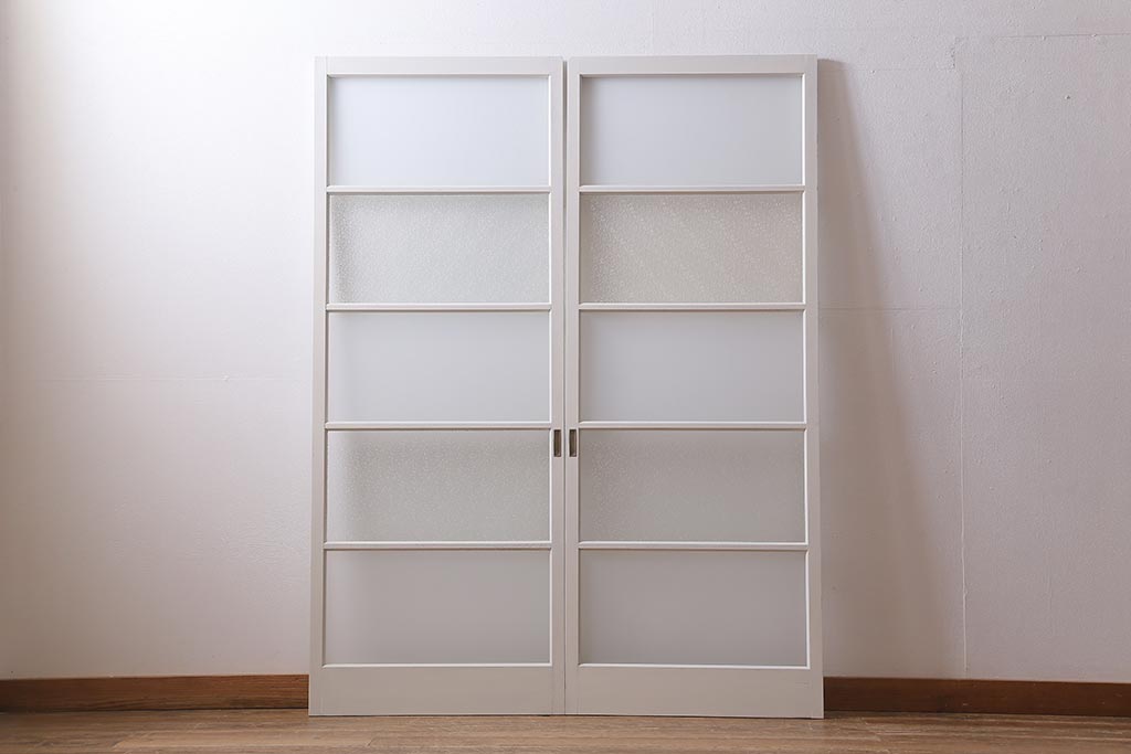 ヴィンテージ建具　レトロ　ダイヤガラス・すりガラス　清潔感漂うホワイトペイントのガラス戸2枚セット　(R-041266)