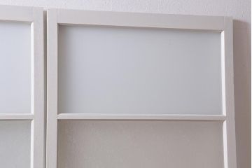 ヴィンテージ建具　レトロ　ダイヤガラス・すりガラス　清潔感漂うホワイトペイントのガラス戸2枚セット　(R-041266)