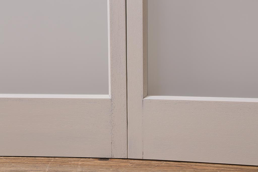 ヴィンテージ建具　レトロ　ダイヤガラス・すりガラス　清潔感漂うホワイトペイントのガラス戸2枚セット　(R-041266)