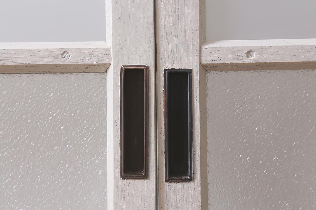 ヴィンテージ建具　レトロ　ダイヤガラス・すりガラス　清潔感漂うホワイトペイントのガラス戸2枚セット　(R-041266)