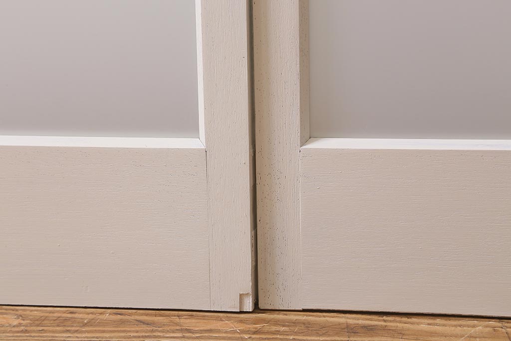 ヴィンテージ建具　レトロ　ダイヤガラス・すりガラス　清潔感漂うホワイトペイントのガラス戸2枚セット　(R-041266)