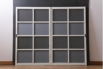 アンティーク建具　和製アンティーク　当店オリジナルガラス　麻の葉・すりガラス　シャビーなペイントが魅力的なガラス戸2枚セット　(R-041270)