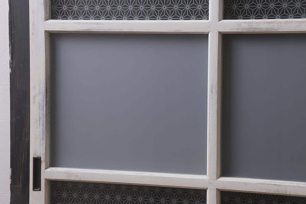 アンティーク建具　和製アンティーク　当店オリジナルガラス　麻の葉・すりガラス　シャビーなペイントが魅力的なガラス戸2枚セット　(R-041270)