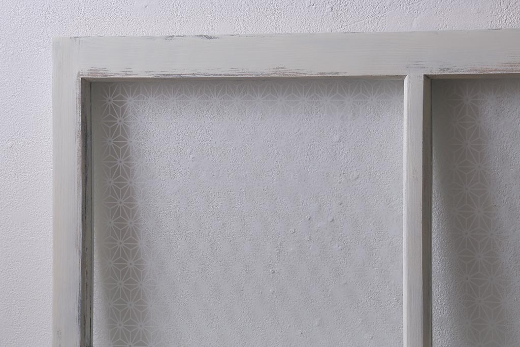 アンティーク建具　和製アンティーク　当店オリジナルガラス　麻の葉・すりガラス　シャビーなペイントが魅力的なガラス戸2枚セット　(R-041270)