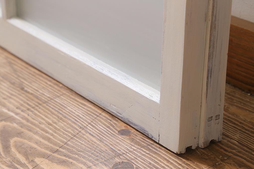 アンティーク建具　和製アンティーク　当店オリジナルガラス　麻の葉・すりガラス　シャビーなペイントが魅力的なガラス戸2枚セット　(R-041270)