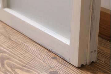 アンティーク建具　和製アンティーク　当店オリジナルガラス　麻の葉・すりガラス　シャビーなペイントが魅力的なガラス戸2枚セット　(R-041270)