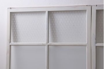 アンティーク建具　和製アンティーク　当店オリジナルガラス　麻の葉・すりガラス　シャビーなペイントが魅力的なガラス戸2枚セット　(R-041270)