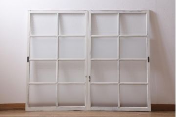 アンティーク建具　和製アンティーク　当店オリジナルガラス　麻の葉・すりガラス　シャビーなペイントが魅力的なガラス戸2枚セット(引き戸、建具)(R-041270)