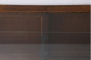 アンティーク家具　イギリスアンティーク　洗練された佇まいが魅力のガラスケース(ショーケース、陳列棚、飾り棚)(R-041273)