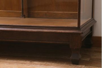 アンティーク家具　イギリスアンティーク　洗練された佇まいが魅力のガラスケース(ショーケース、陳列棚、飾り棚)(R-041273)