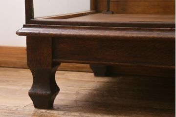 アンティーク家具　イギリスアンティーク　洗練された佇まいが魅力のガラスケース(ショーケース、陳列棚、飾り棚)(R-041273)