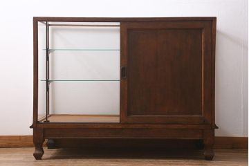 アンティーク家具　イギリスアンティーク　洗練された佇まいが魅力のガラスケース(ショーケース、陳列棚、飾り棚)(R-041273)